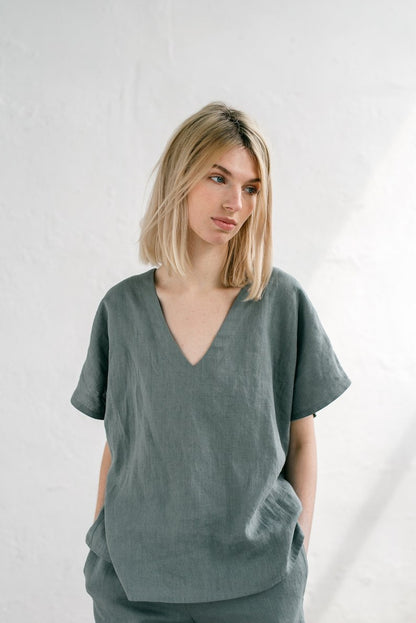 Oversized linen tops / Loose-fitting linen shirts / Linen pajama sets / Linen V-neck shirts / Linen shorts / Women's pajamas / V-neck tops and shorts