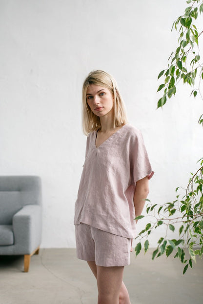 Linen pajama sets / pajama sets / linen pajamas / linen V-neck shirts / loose-fitting tops / linen pajama pants / V-neck tops and shorts